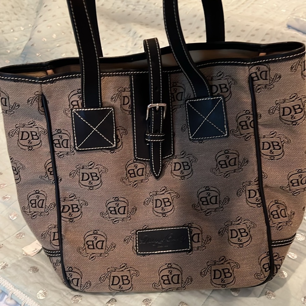 Dooney & Bourke tote